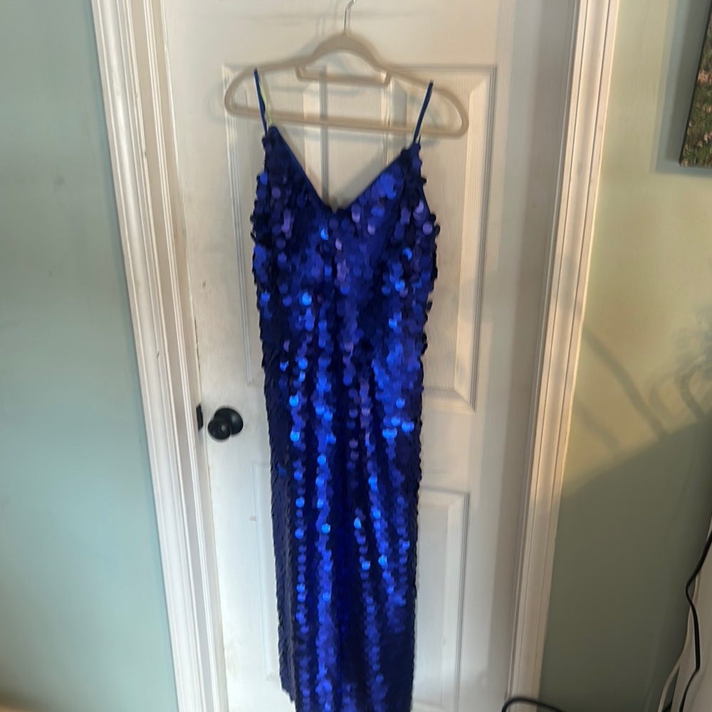 🎊🎉Host Pick🎊🎉 NWT Glamorous Blue Sequin Gown